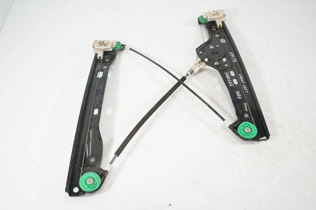 Front door window regulator with motor (2)