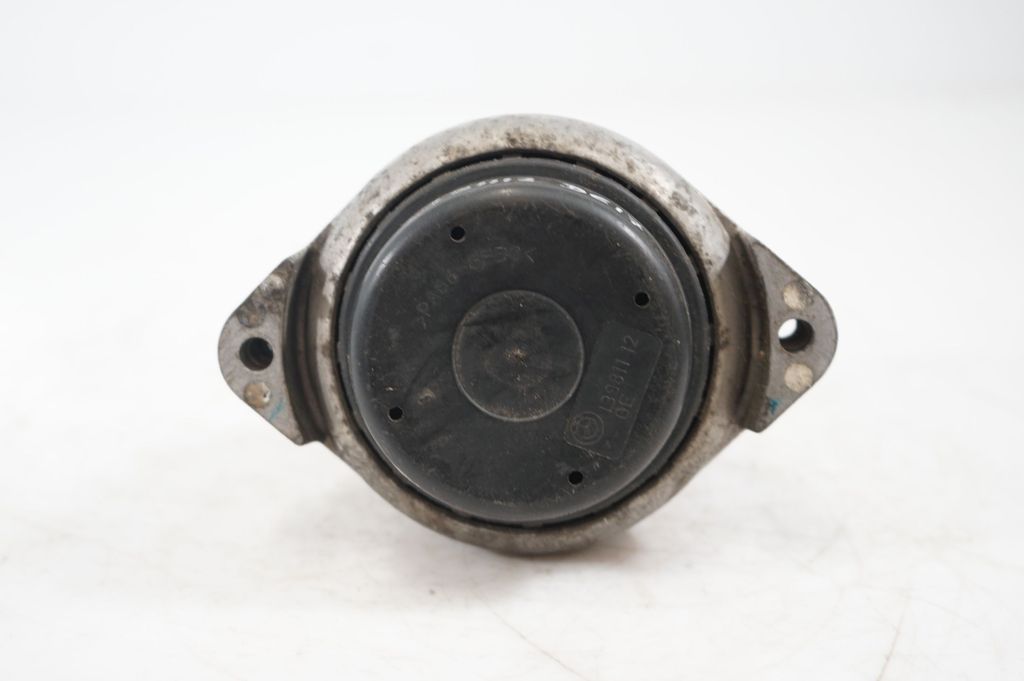 Engine mount bracket (6)