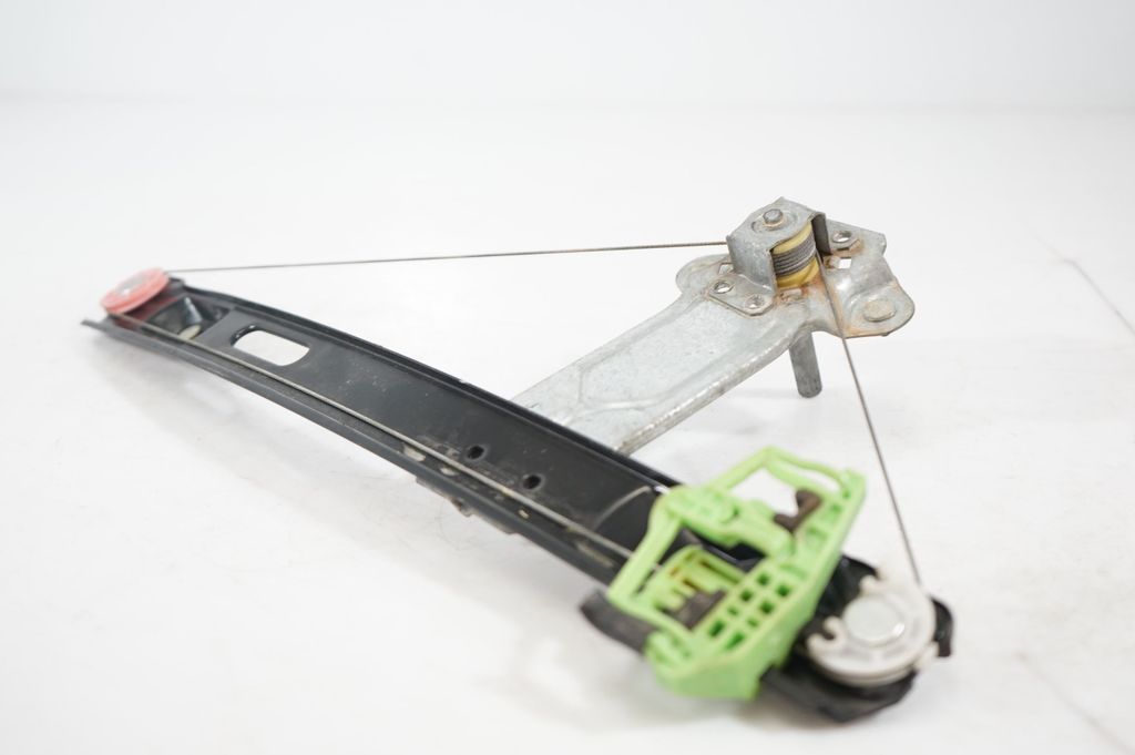 Rear door window regulator with motor (6)