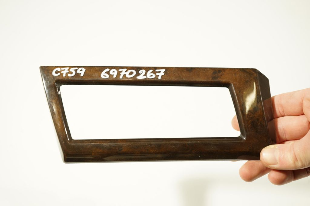 Dashboard glove box trim (8)