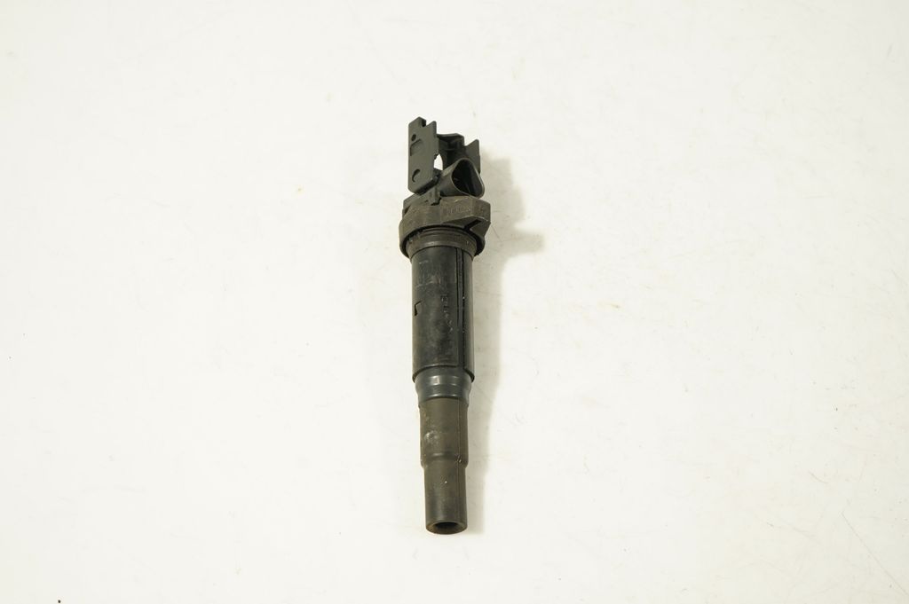 High voltage ignition coil
