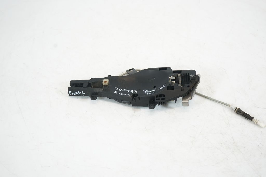 Front door exterior handle/bracket