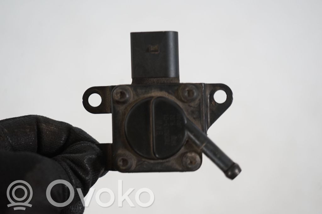 Exhaust gas pressure sensor (6)