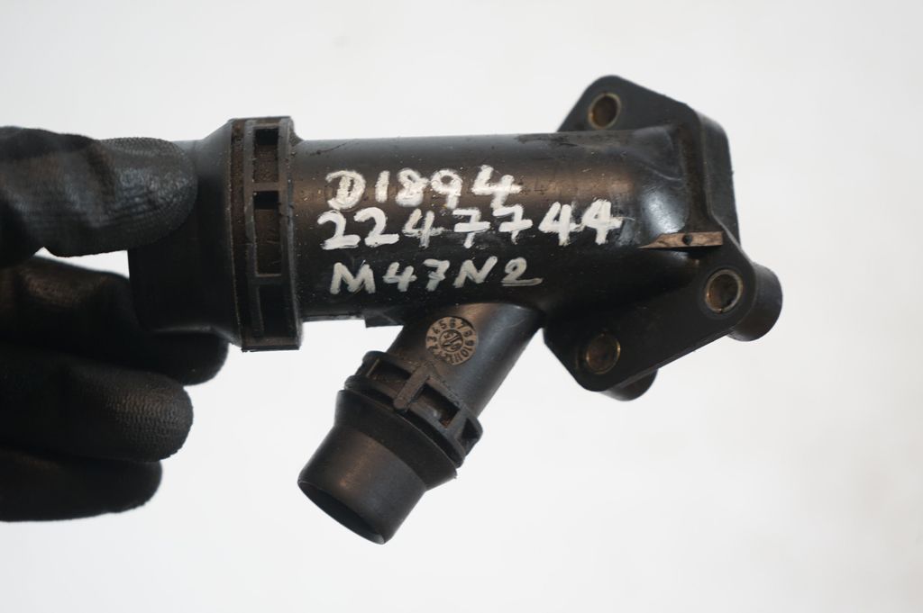 Engine coolant pipe/hose (8)