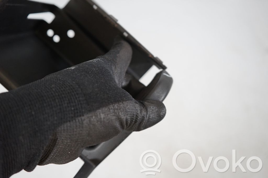 Other center console (tunnel) element (8)