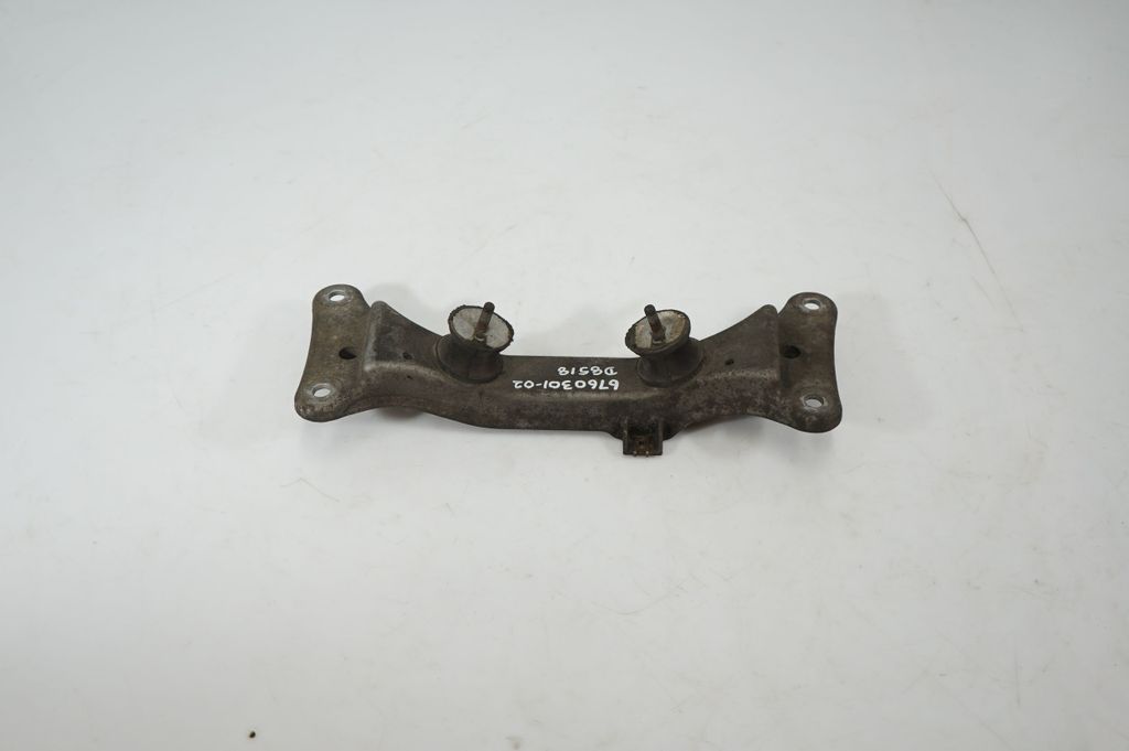 Gearbox mounting bracket (3)