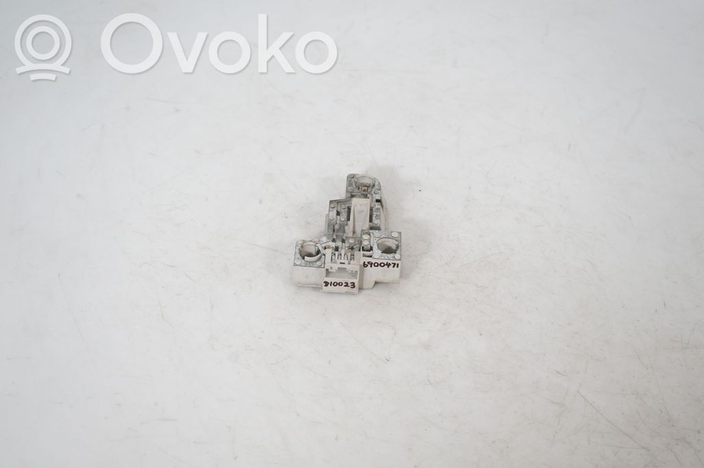 Tail light bulb cover holder (2)