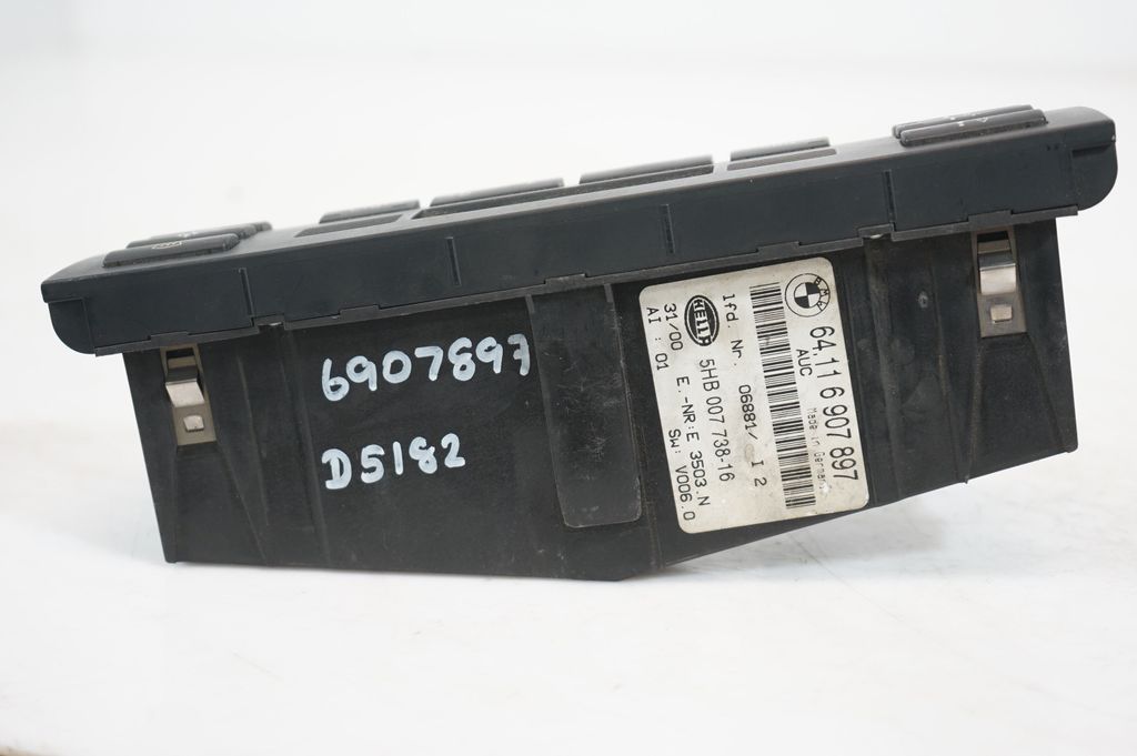 Climate control unit (9)