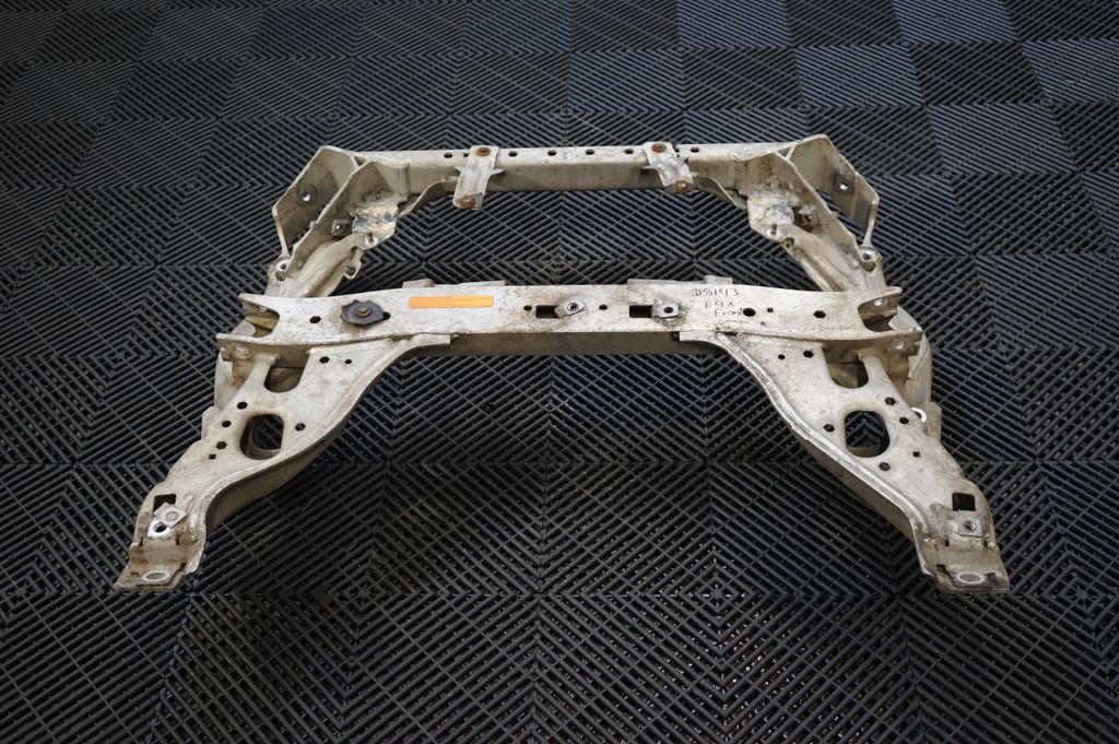 Front subframe (5)