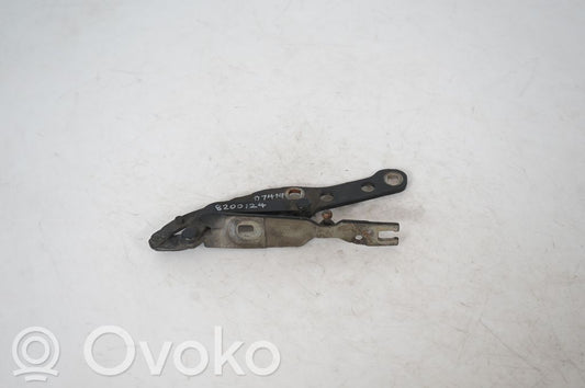 Engine bonnet/hood hinges