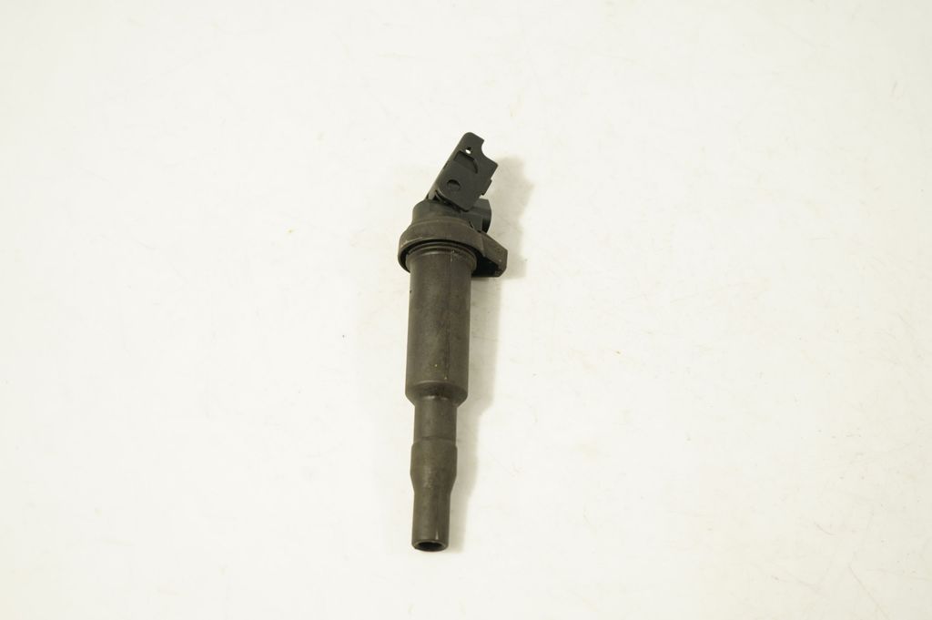 High voltage ignition coil