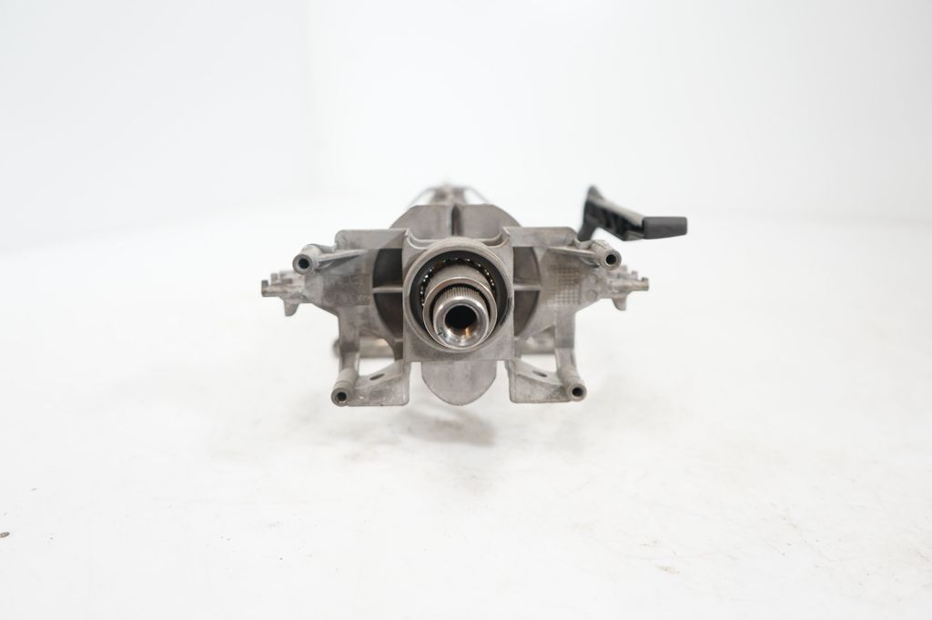 Steering wheel axle (8)