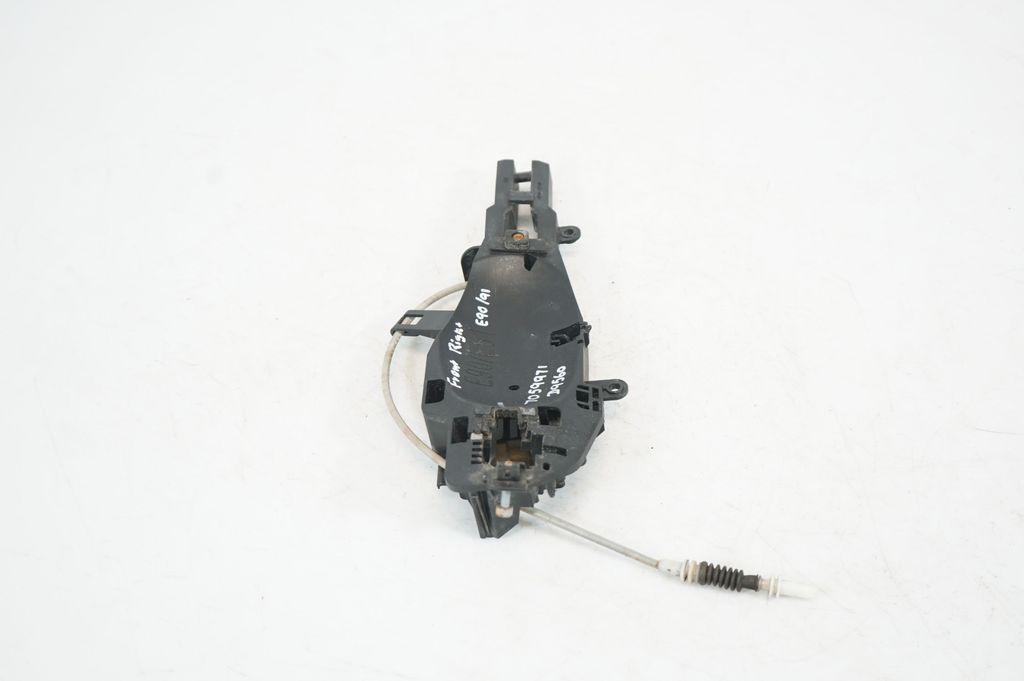 Front door exterior handle/bracket (4)