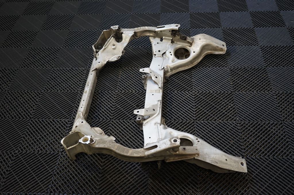 Front subframe (4)