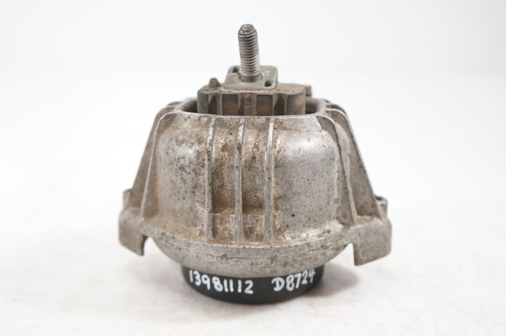 Engine mount bracket (5)