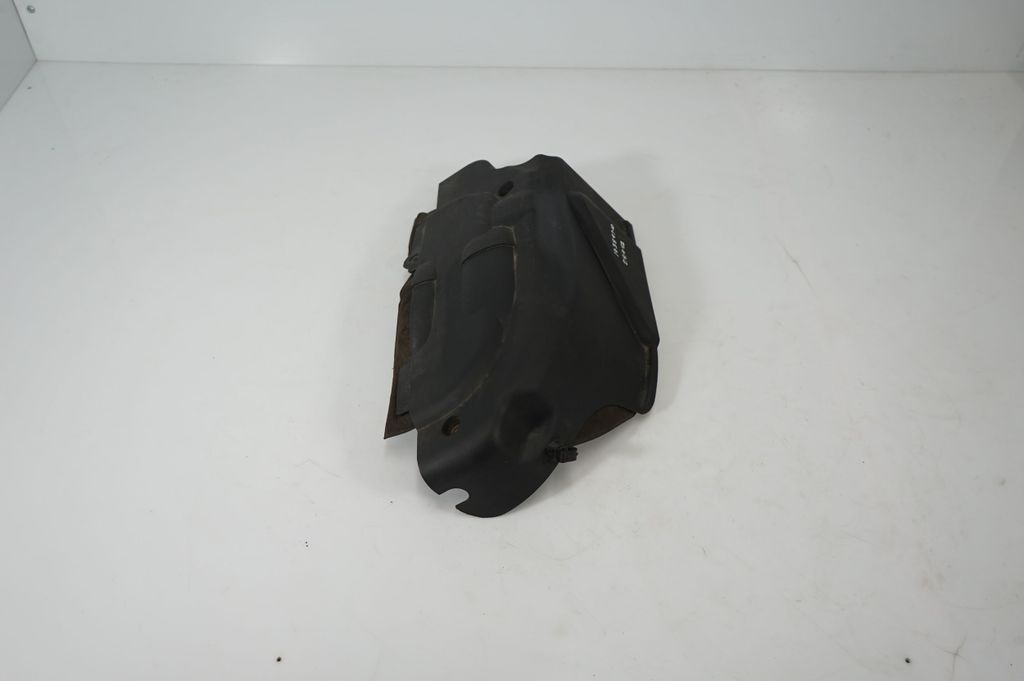 Engine cover (trim) (4)