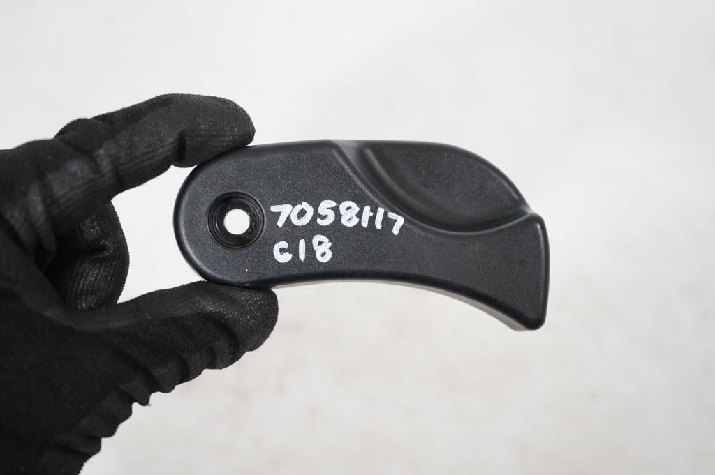 Engine bonnet (hood) release handle (7)