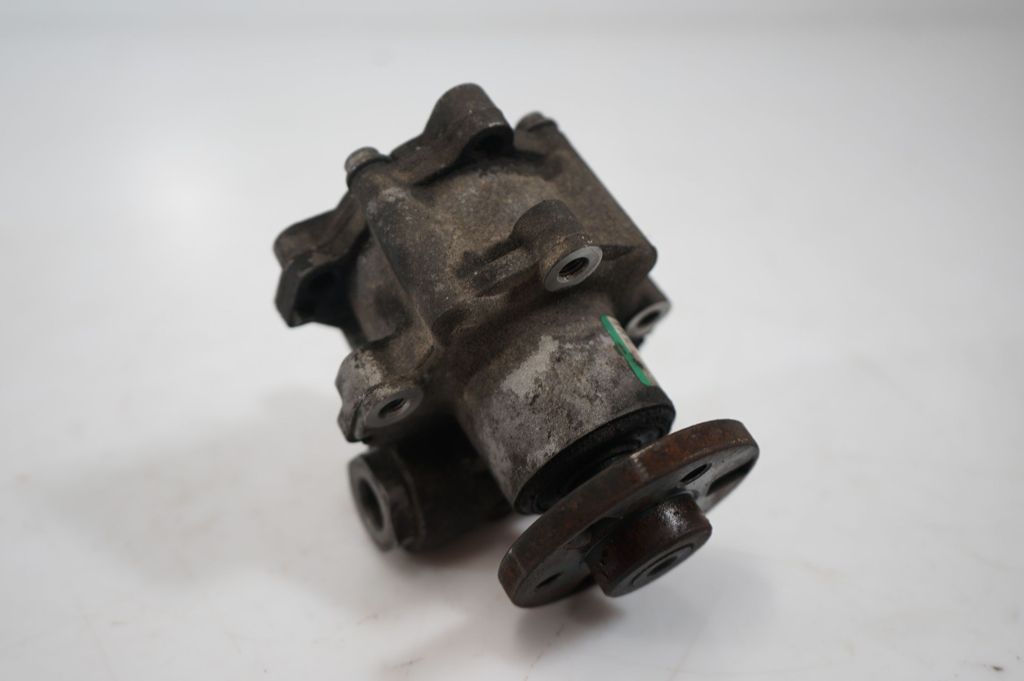 Power steering pump (8)