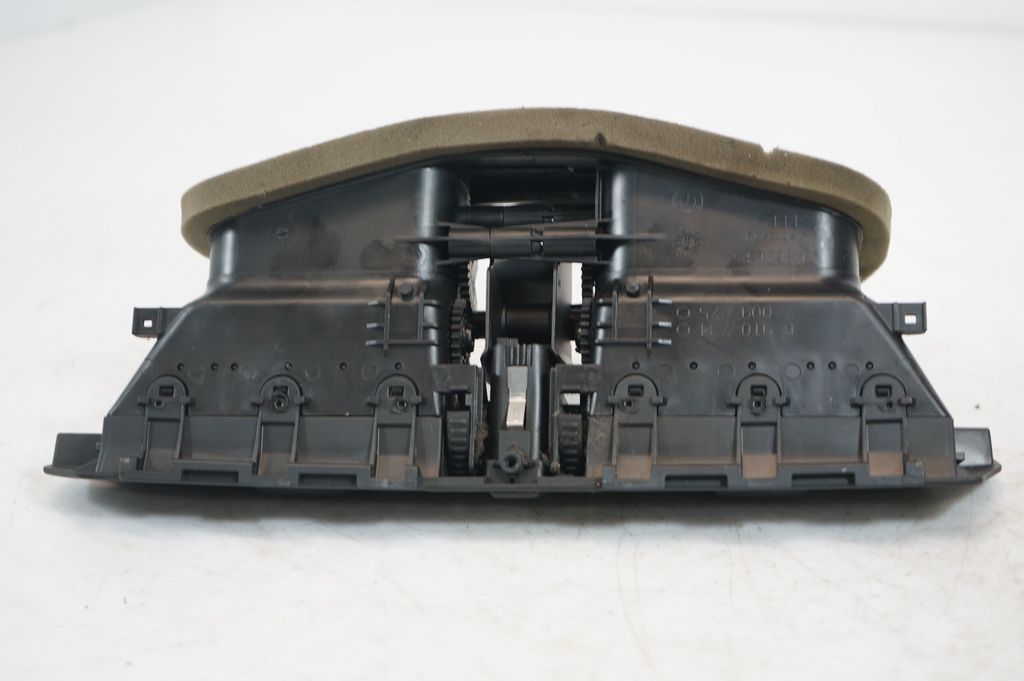 Dash center air vent grill (9)