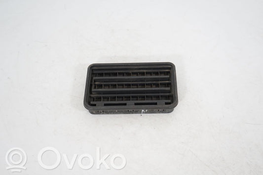 Quarter panel pressure vent