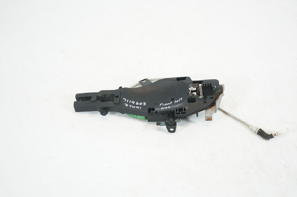 Front door coupe exterior handle/bracket