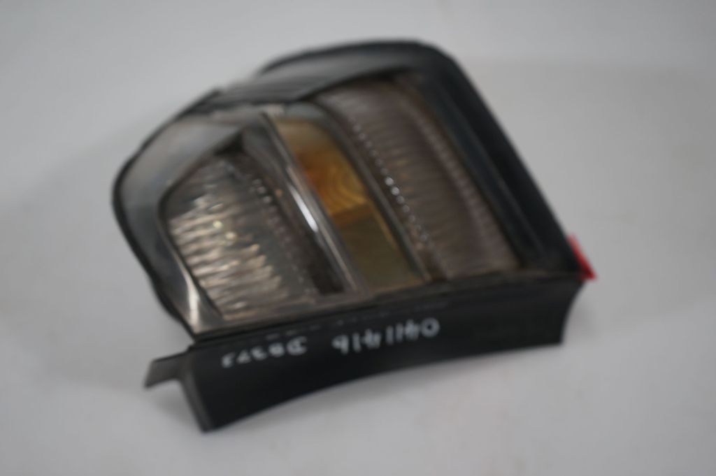 Rear/tail lights (9)