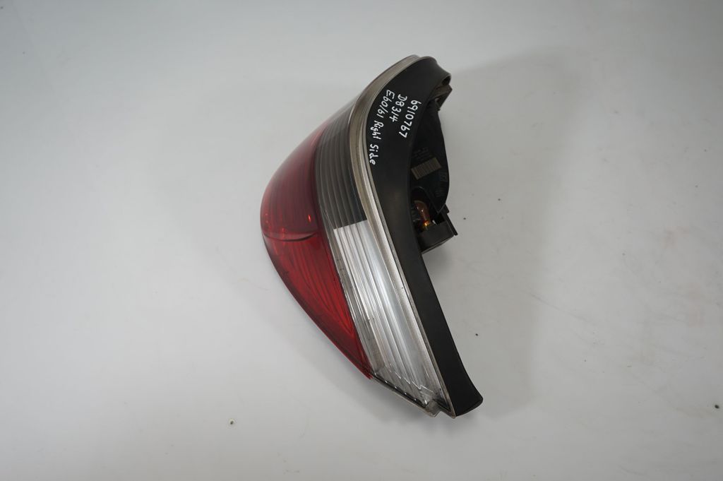 Rear/tail lights (2)