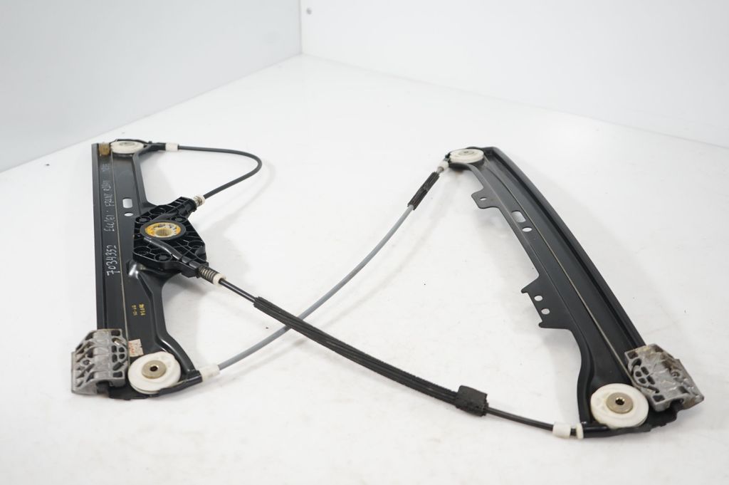 Front door window regulator with motor (7)