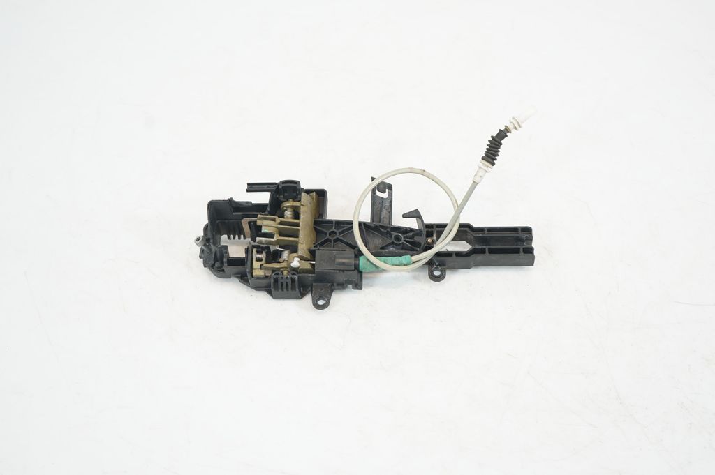 Rear door exterior handle/bracket (5)