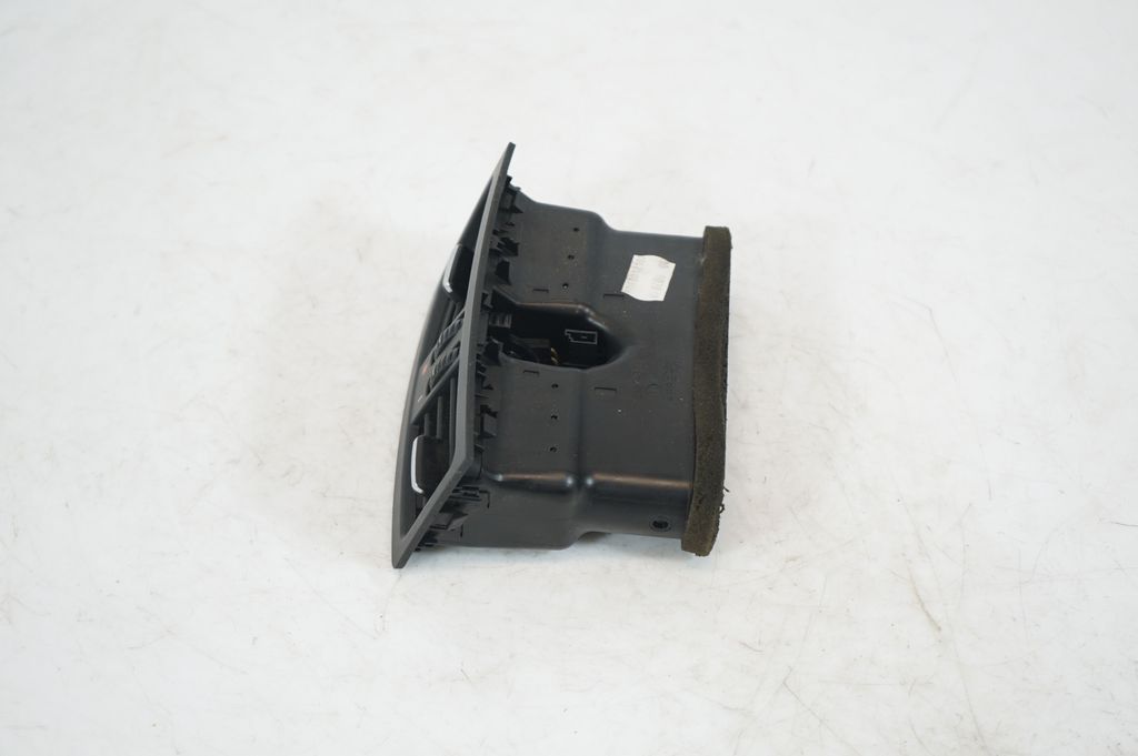 Rear air vent grill (2)