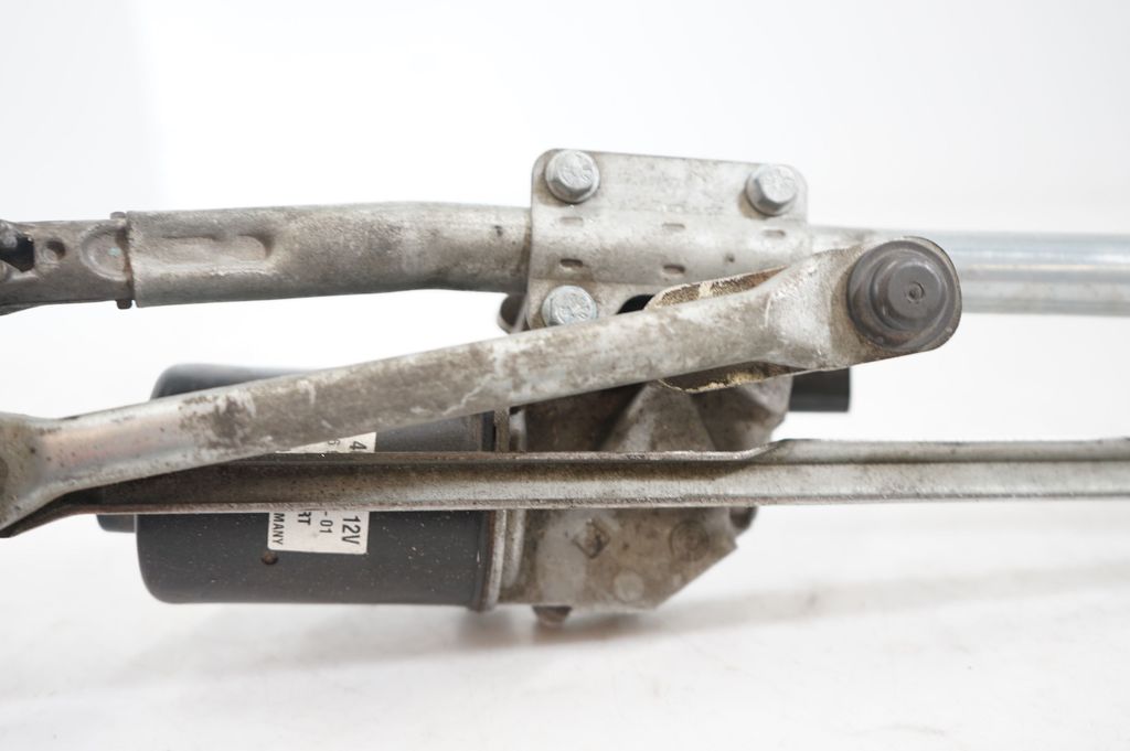 Front wiper linkage and motor (8)