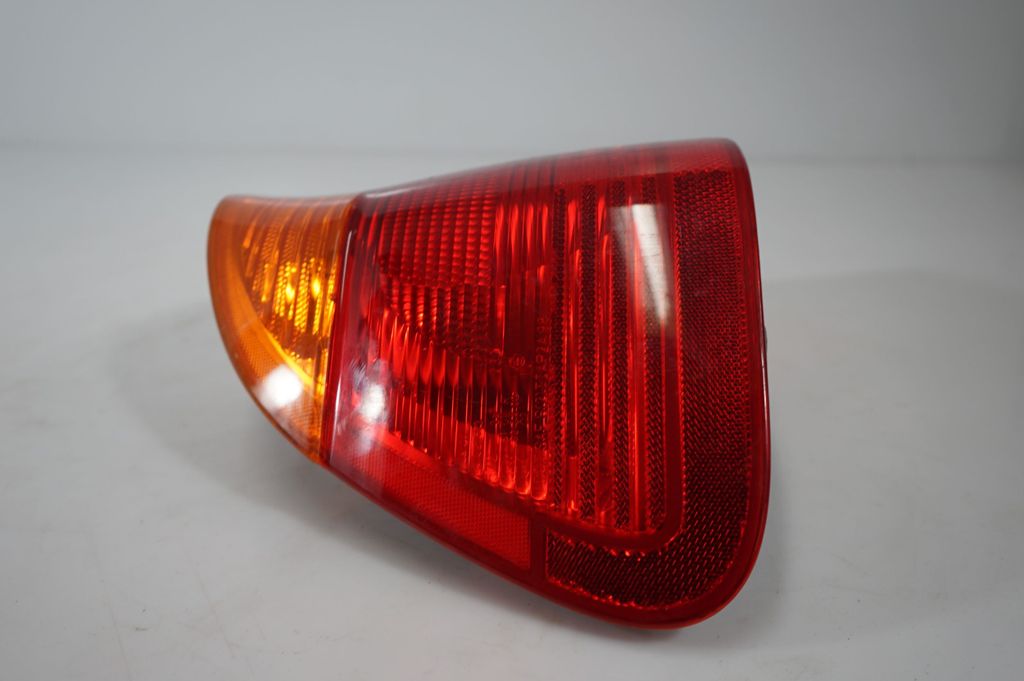 Rear/tail lights (8)