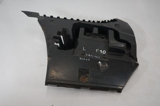 Rear bumper mounting bracket