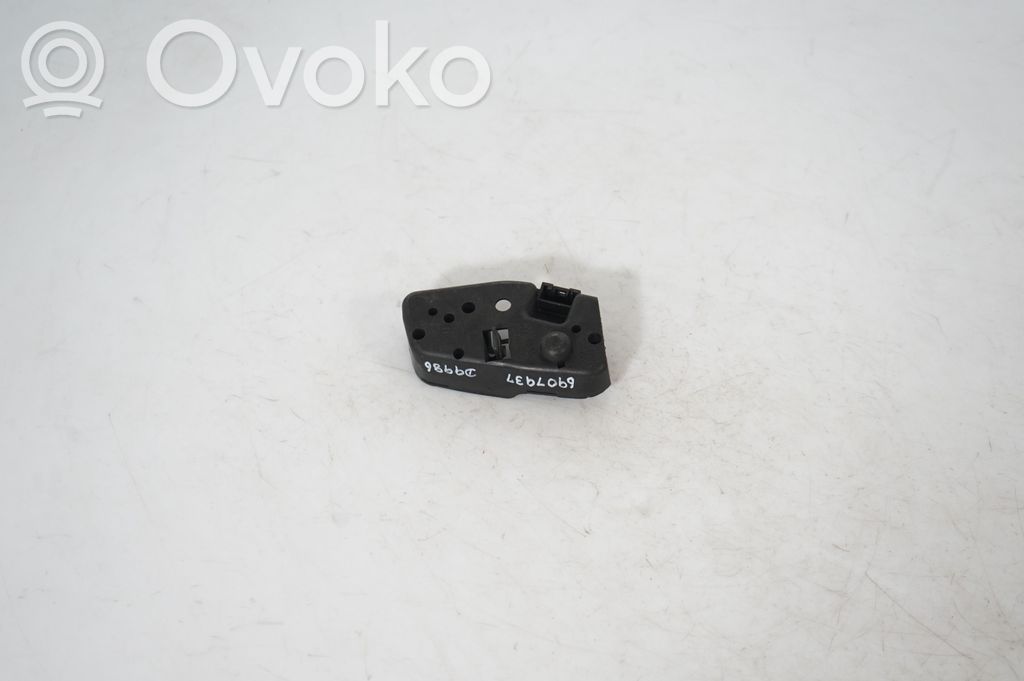 Tailgate rear/tail lights (5)