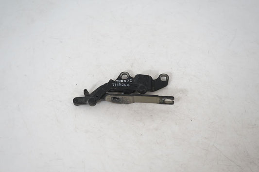 Engine bonnet/hood hinges