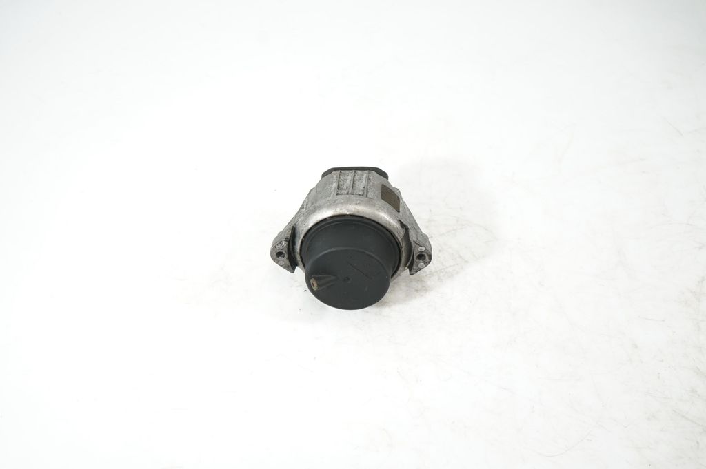 Engine mount bracket (3)