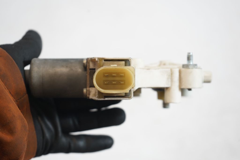 Front door window regulator with motor (6)