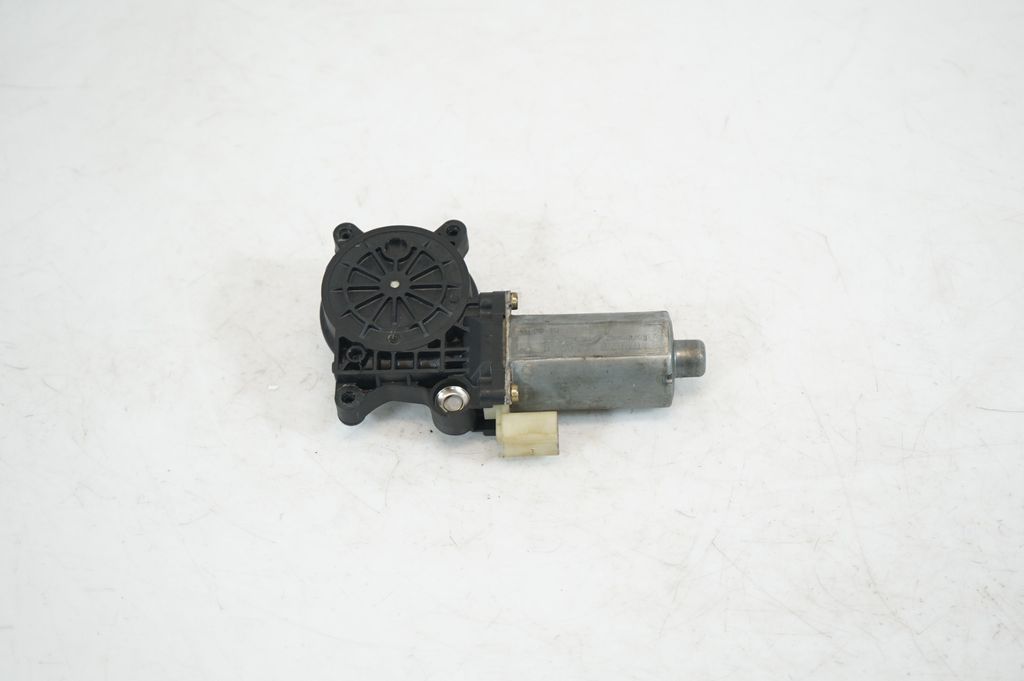 Front door window regulator motor (5)