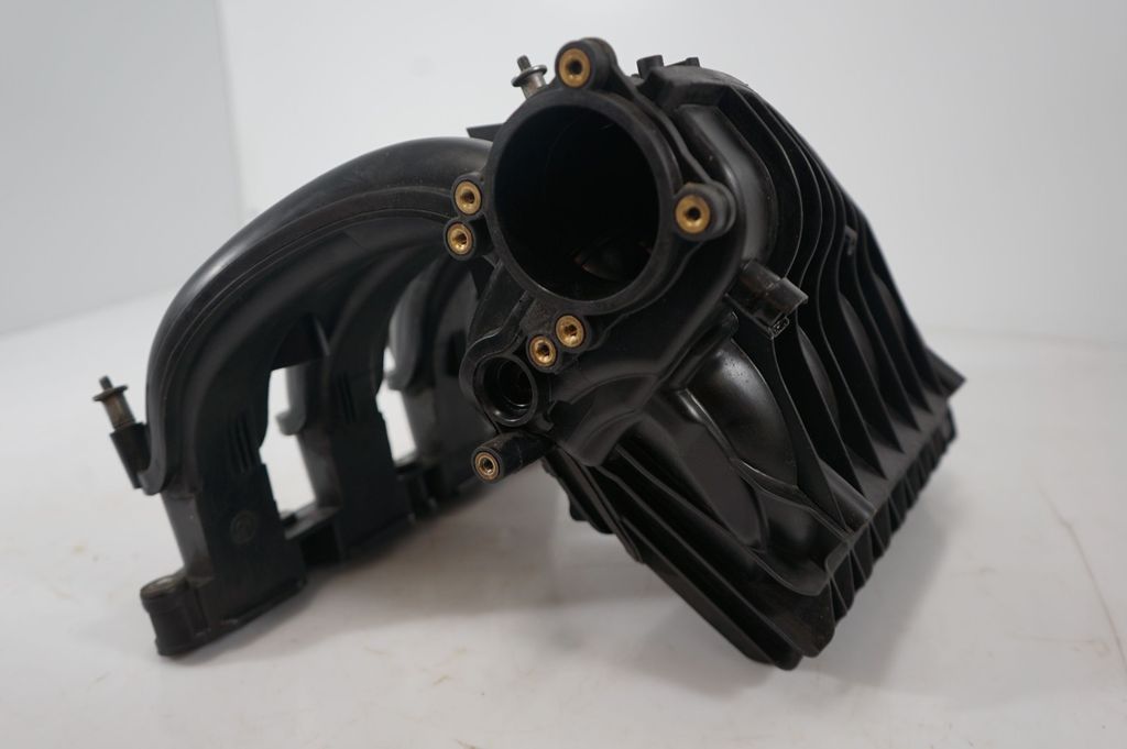 Intake manifold (7)