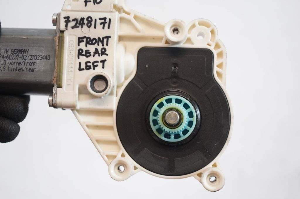 Front door window regulator with motor (7)