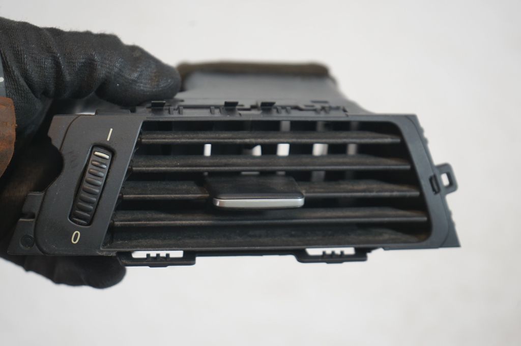 Dashboard side air vent grill/cover trim (7)