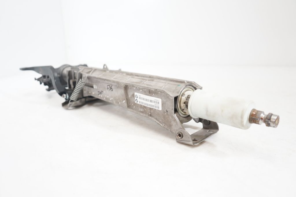 Steering wheel axle (7)