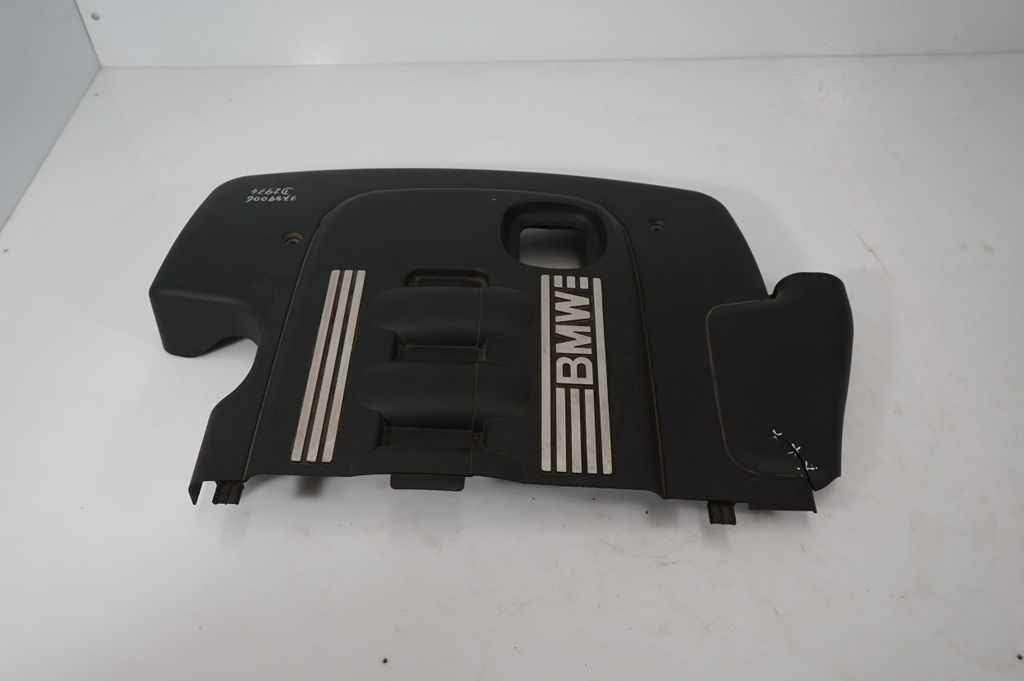 Engine cover (trim) (3)