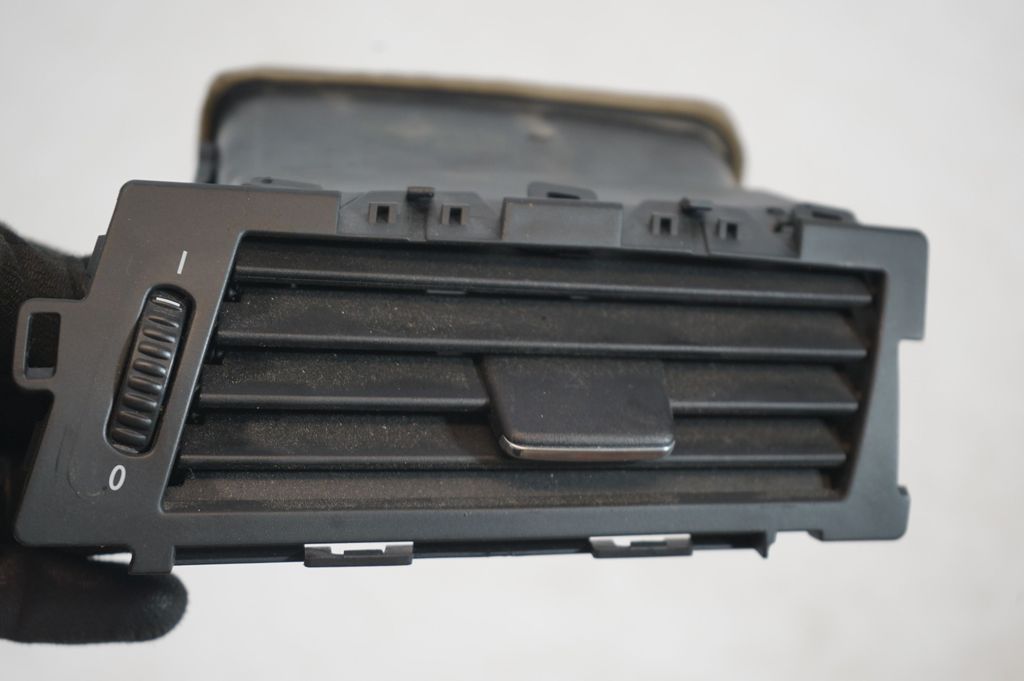 Dashboard side air vent grill/cover trim (7)