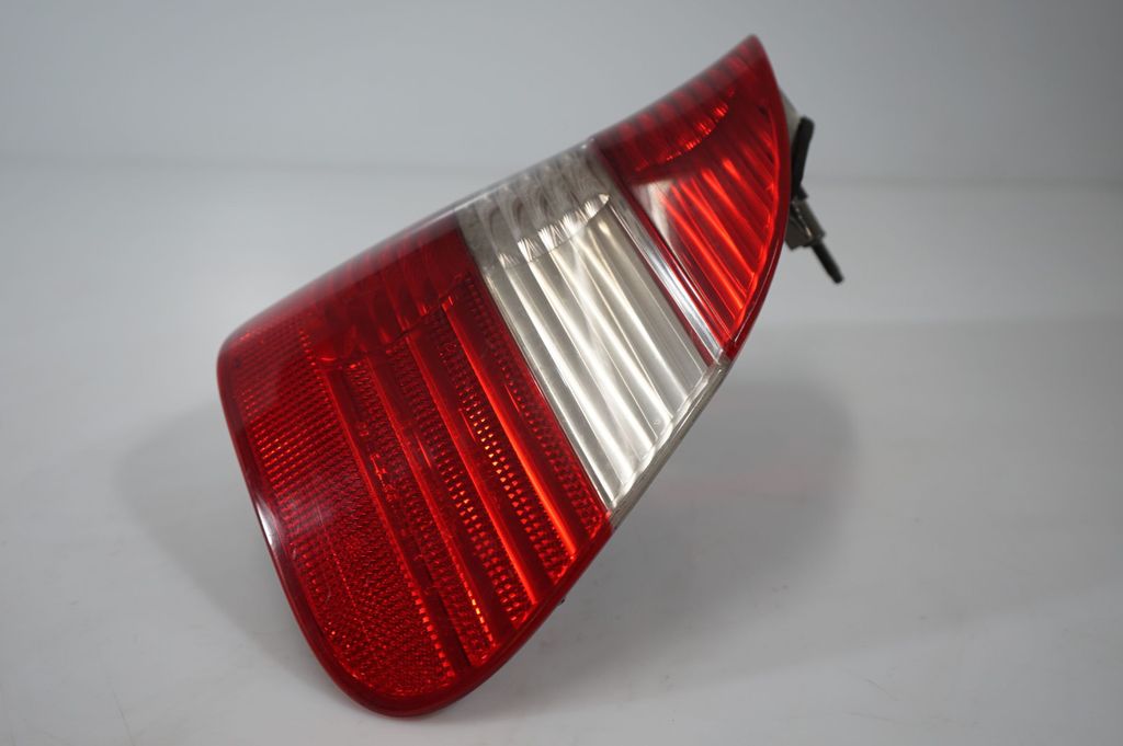 Rear/tail lights (8)