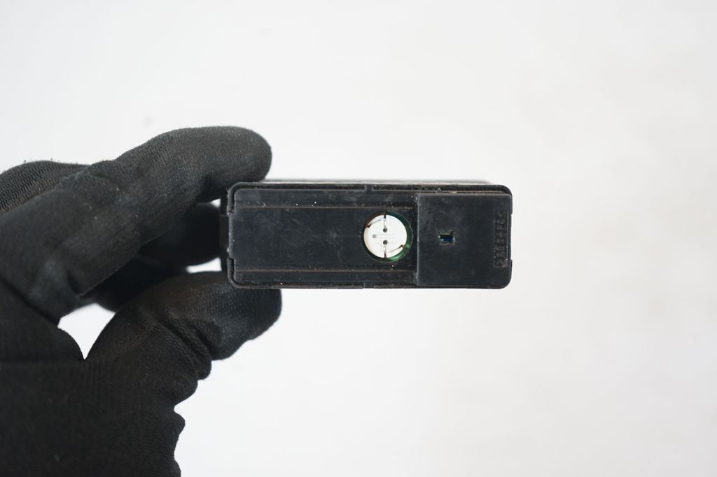 Hazard light switch (7)