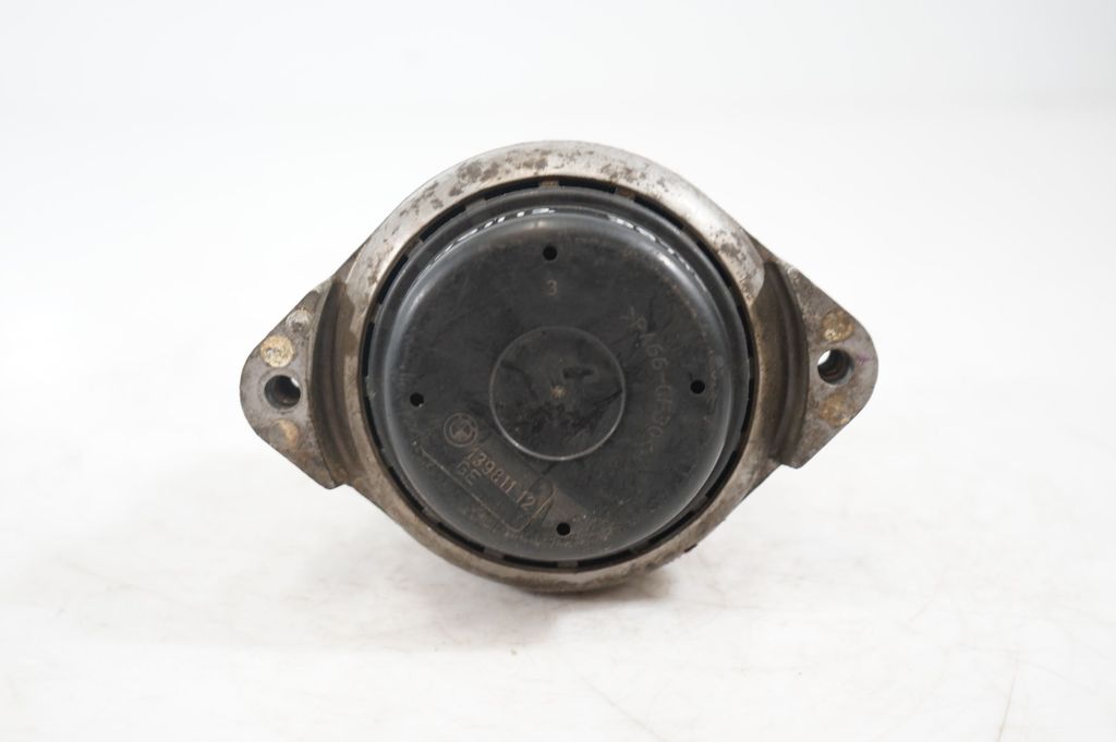 Engine mount bracket (6)