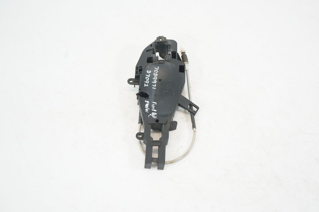 Front door exterior handle/bracket (2)