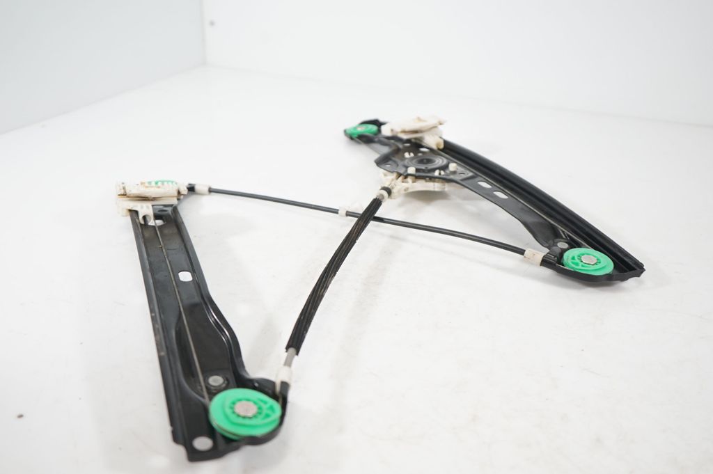 Front door window regulator with motor (6)