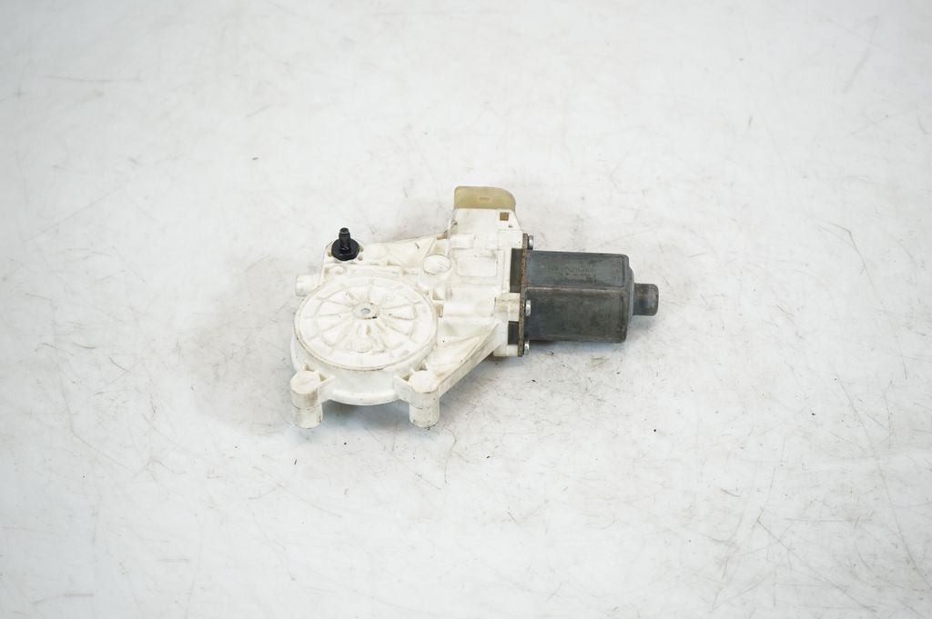 Front door window regulator with motor (5)